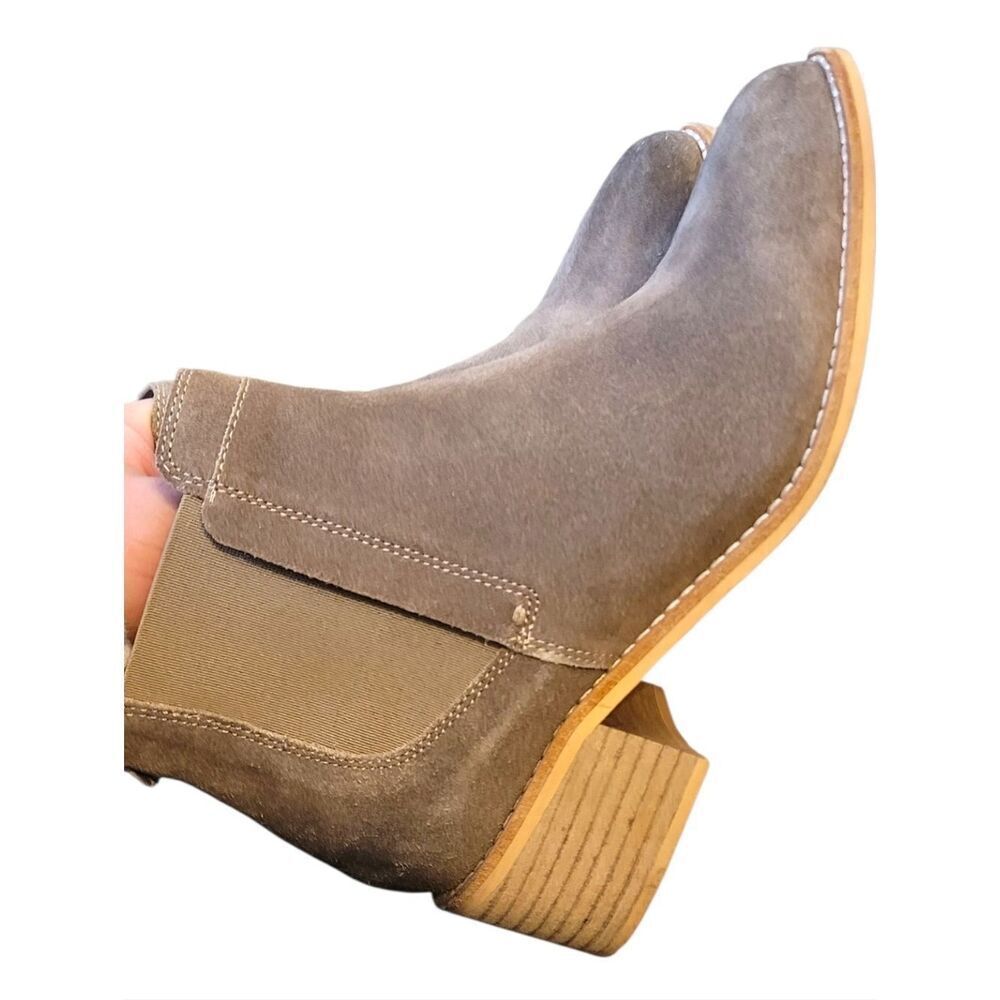 Crevo Maeva Brown Suede Chelsea Boots Women's Size 6.5